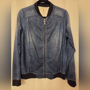 LUCY activewear jacket